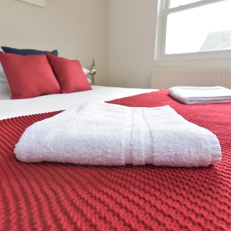 Beach Central With Allocated Parking And Patio Brighton Bagian luar foto