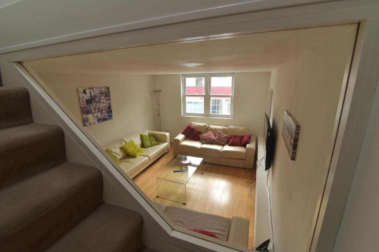 Beach Central With Allocated Parking And Patio Brighton Bagian luar foto