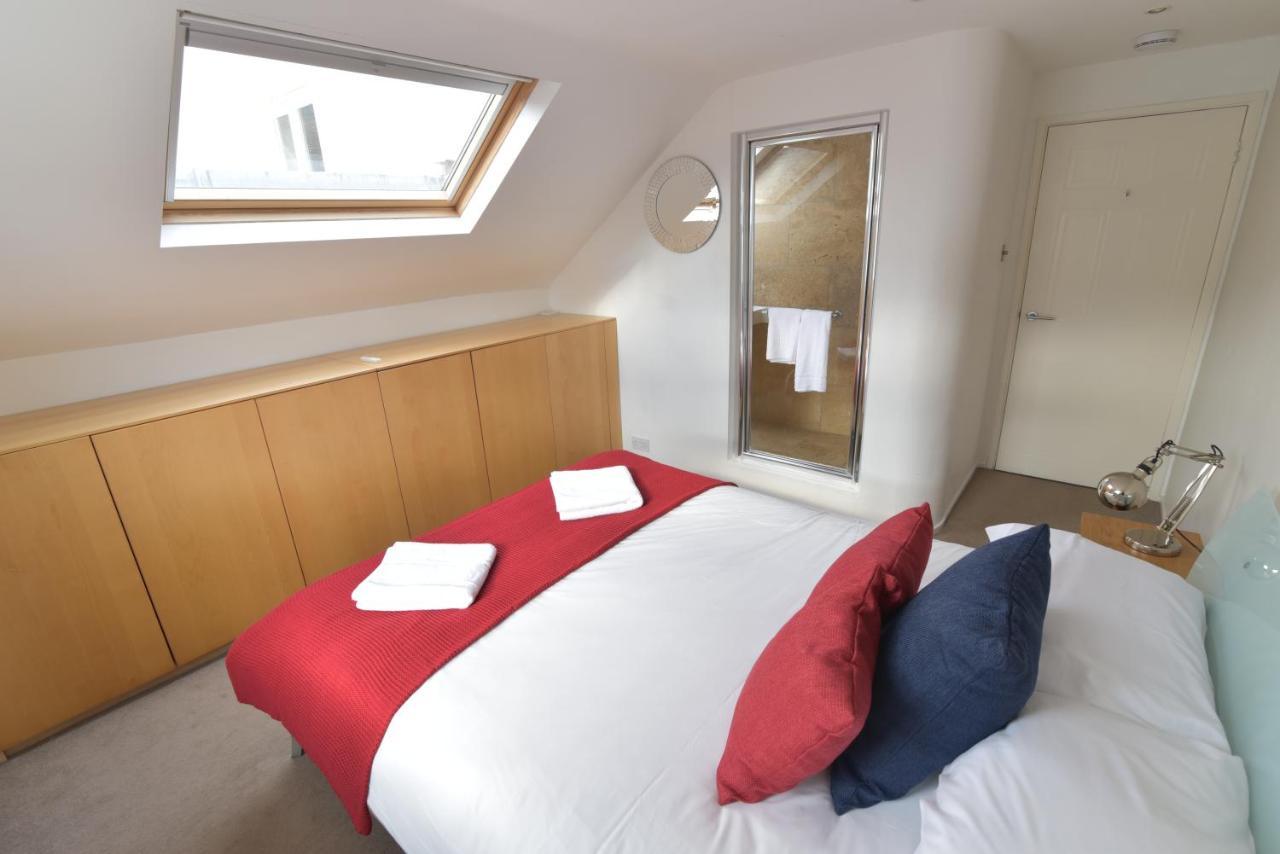 Beach Central With Allocated Parking And Patio Brighton Bagian luar foto