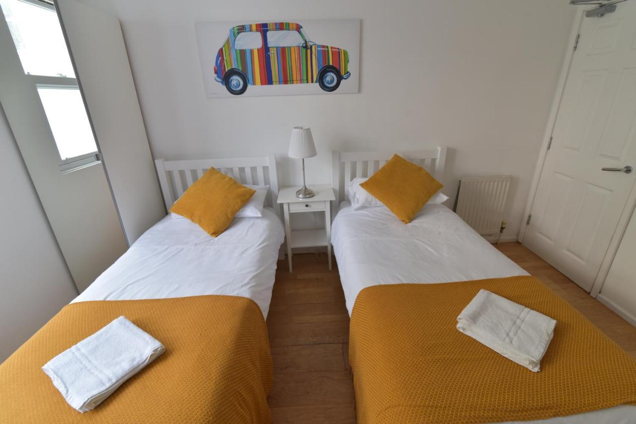 Beach Central With Allocated Parking And Patio Brighton Bagian luar foto