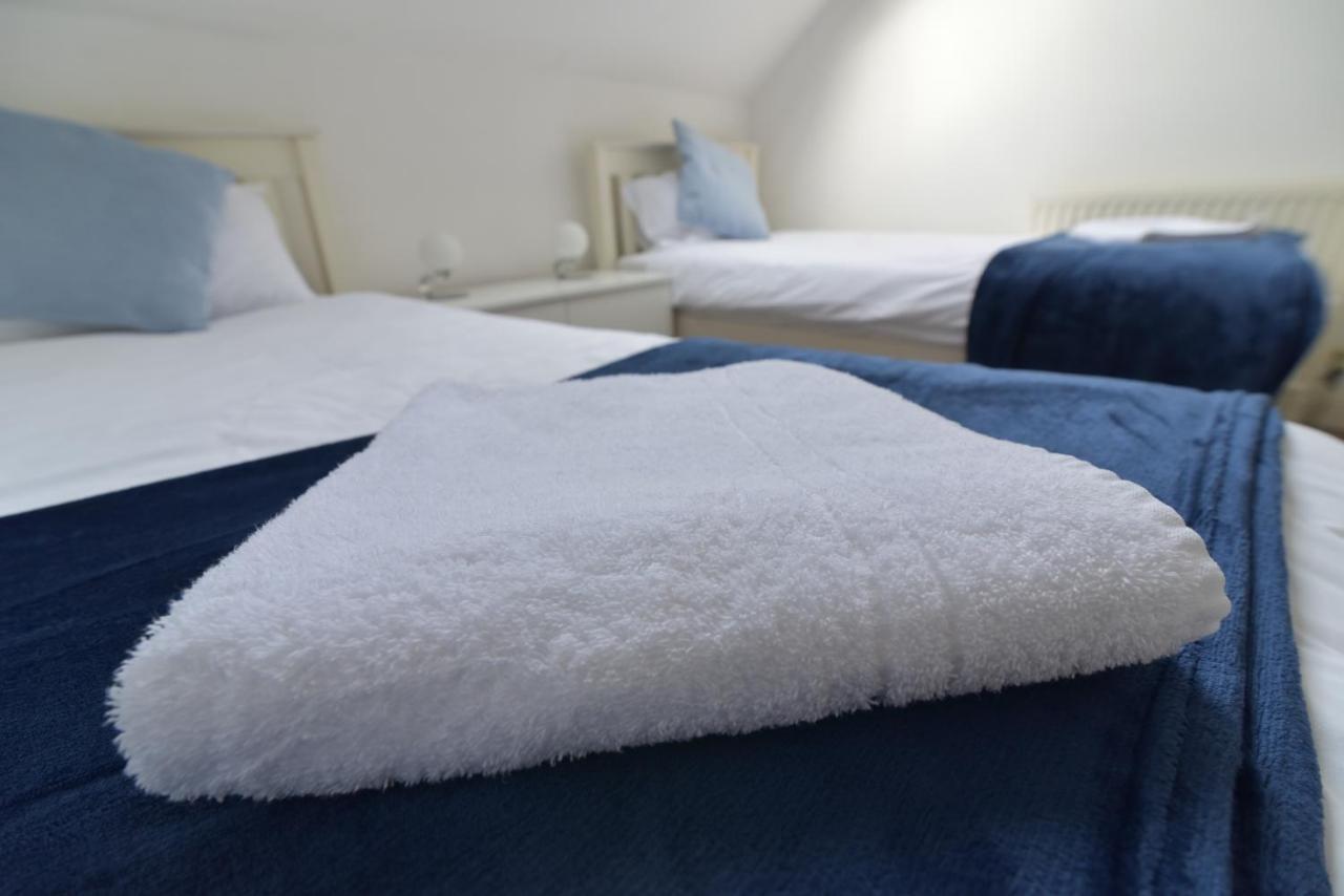 Beach Central With Allocated Parking And Patio Brighton Bagian luar foto
