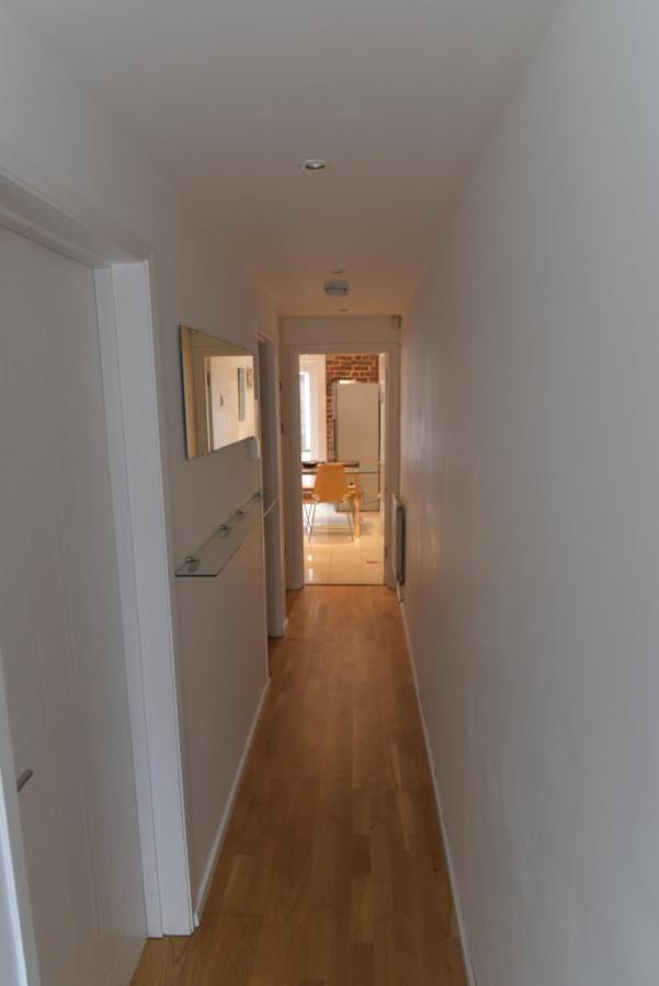 Beach Central With Allocated Parking And Patio Brighton Bagian luar foto